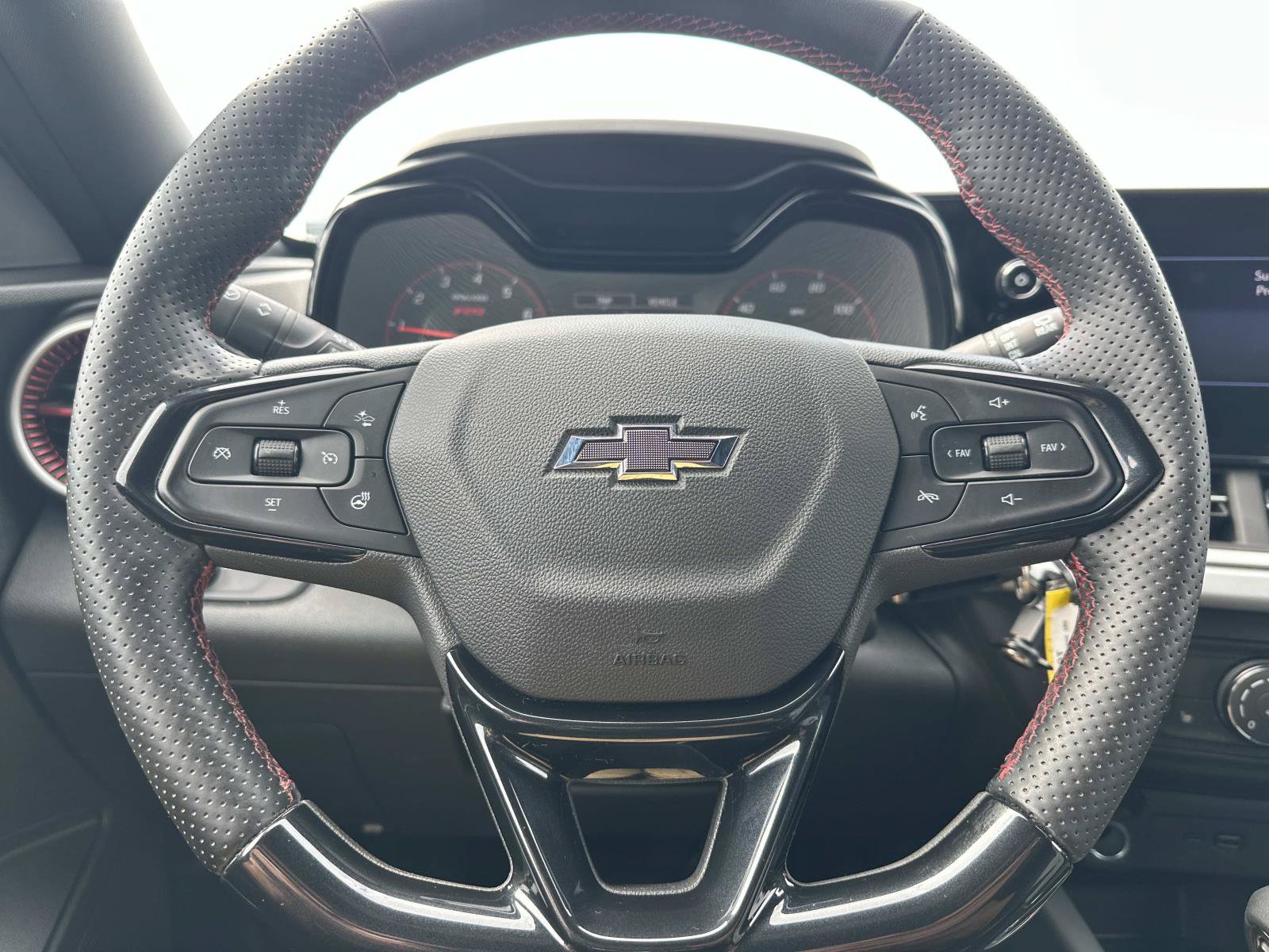 Certified 2024 Chevrolet Trax RS w/ Driver Confidence Package FWD image 19