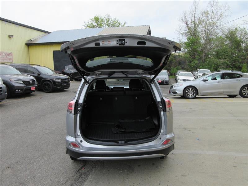 Used 2018 Toyota RAV4 Limited w/ Advanced Technology Package AWD/4WD image 5