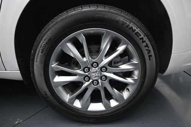 Used 2023 Buick Enclave Avenir w/ Avenir Technology Package AWD/4WD image 11