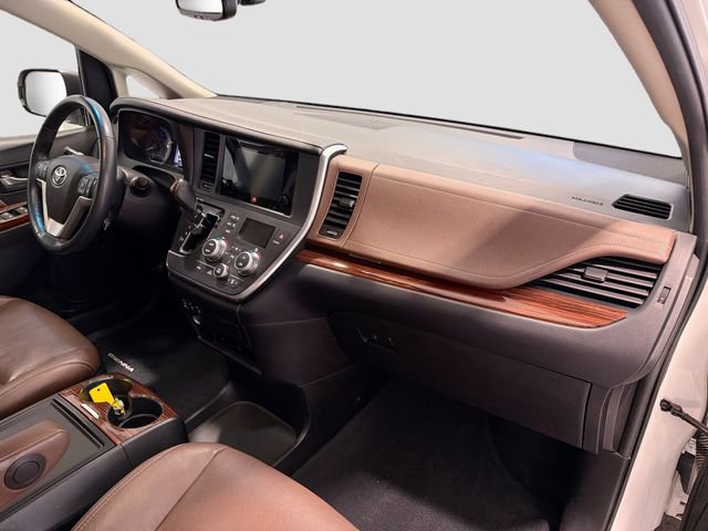 Used 2017 Toyota Sienna Limited Premium image 27
