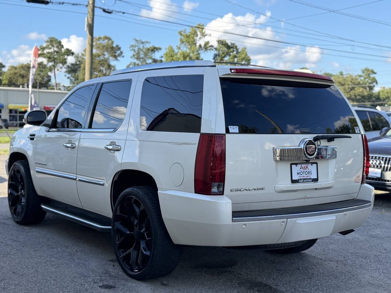 Used 2007 Cadillac Escalade 2WD w/ Information Package image 6