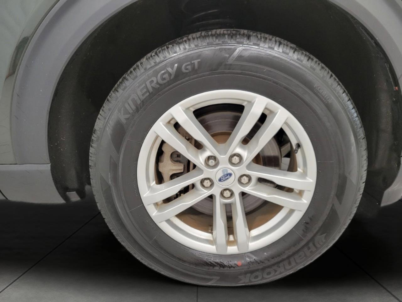 Used 2023 Ford Explorer XLT w/ Equipment Group 202A image 5