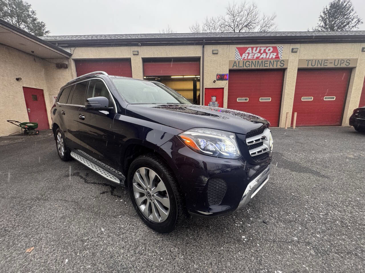 Used 2017 Mercedes-Benz GLS 450 4MATIC image 10
