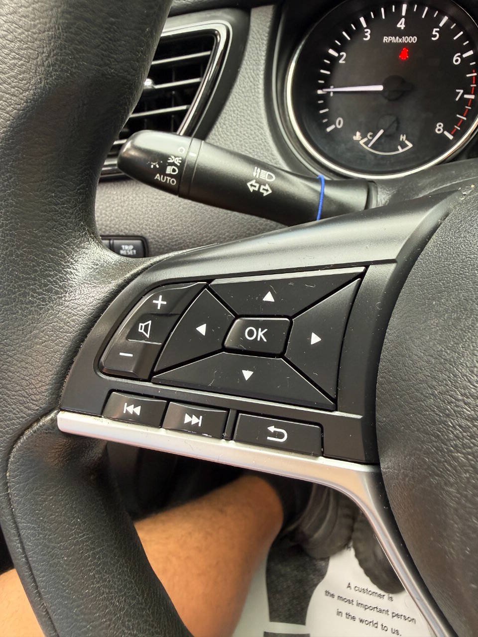 Used 2020 Nissan Rogue S FWD image 25