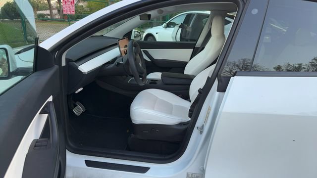 Used 2022 Tesla Model Y Performance AWD/4WD image 7