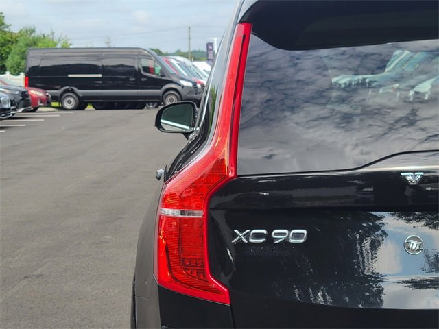 Used 2022 Volvo XC90 T5 Momentum w/ Climate Package image 10