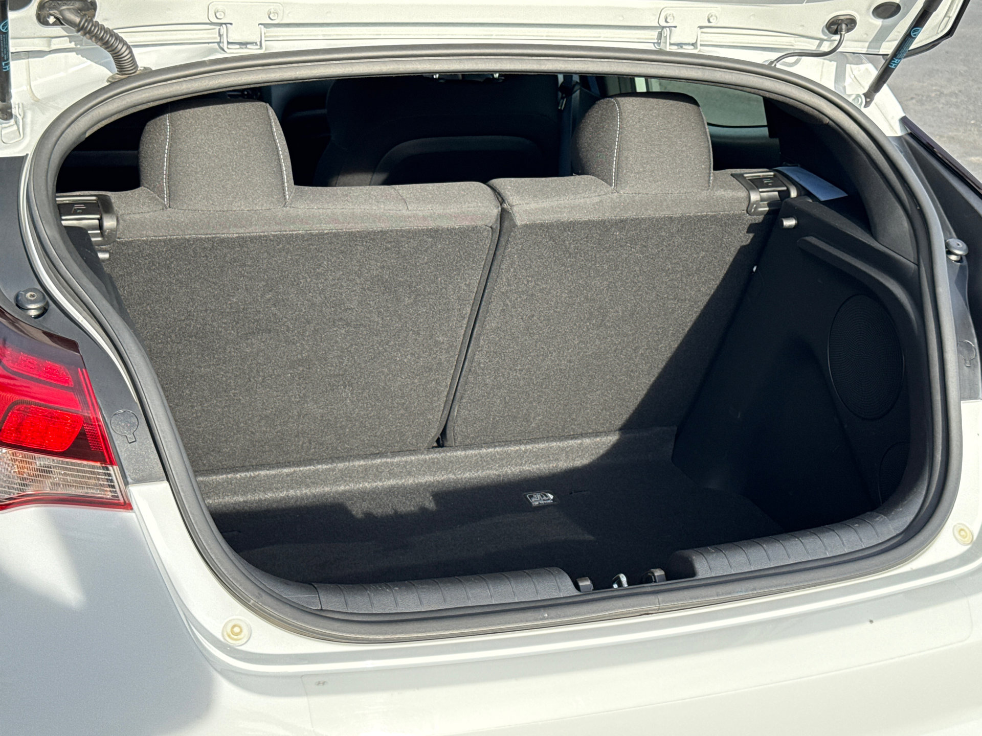 Used 2020 Hyundai Veloster N w/ Performance Package image 14