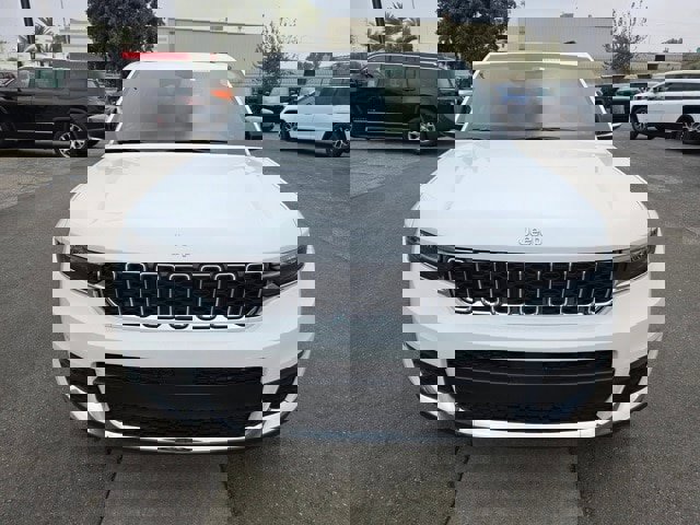 New 2025 Jeep Grand Cherokee L Limited w/ Trailer Tow Package image 2