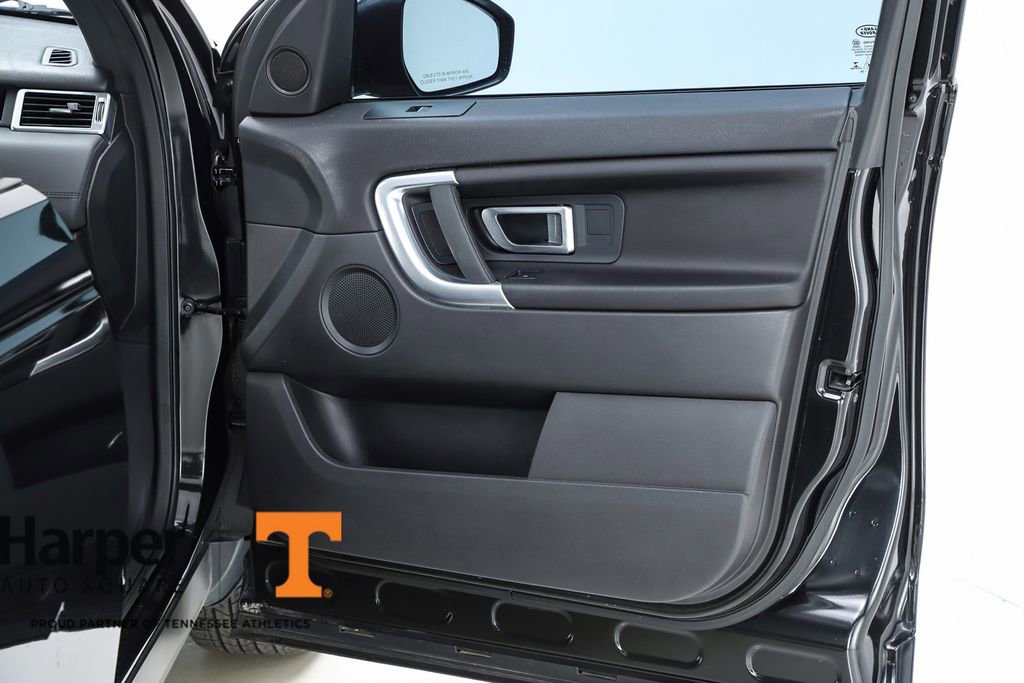 Used 2016 Land Rover Discovery Sport SE image 31