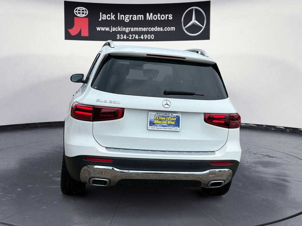 Certified 2025 Mercedes-Benz GLB 250 image 4