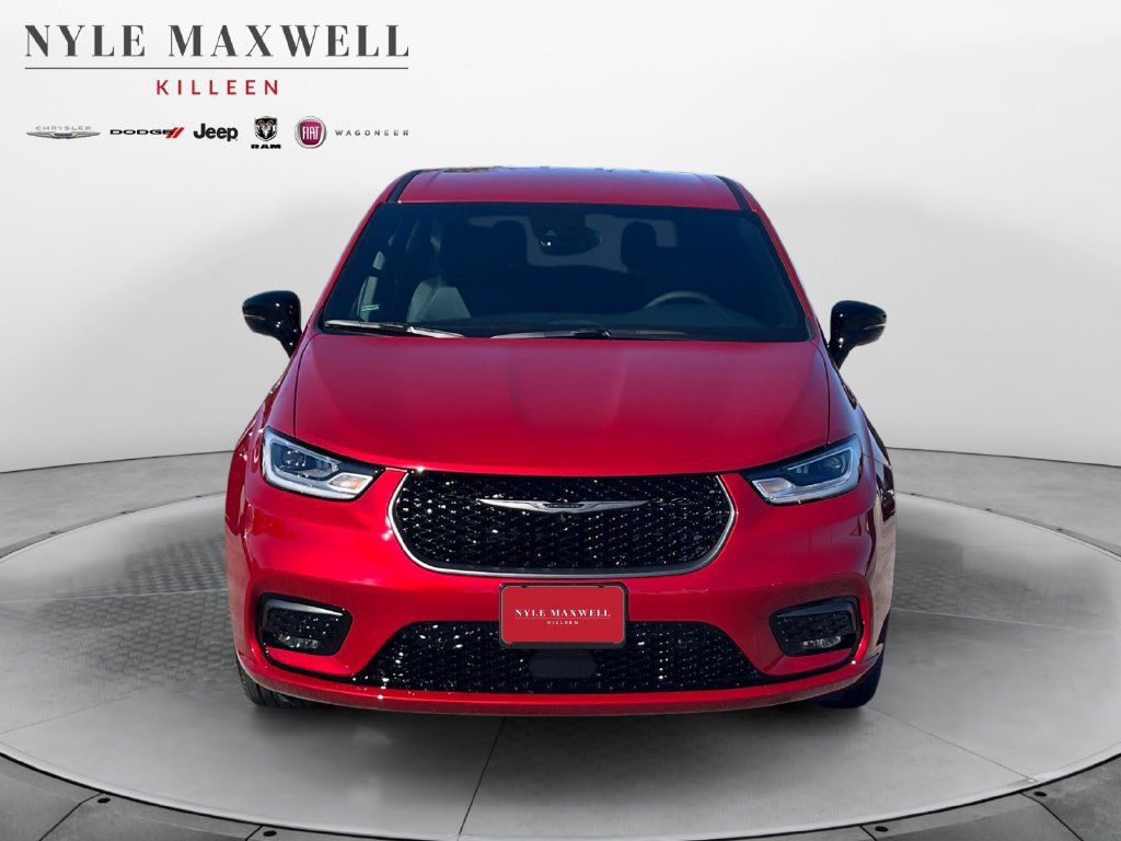 New 2026 Chrysler Pacifica Select FWD image 18