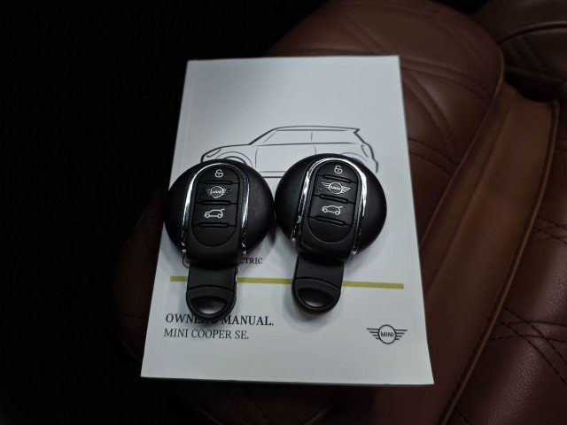 Used 2023 MINI Cooper SE FWD image 38