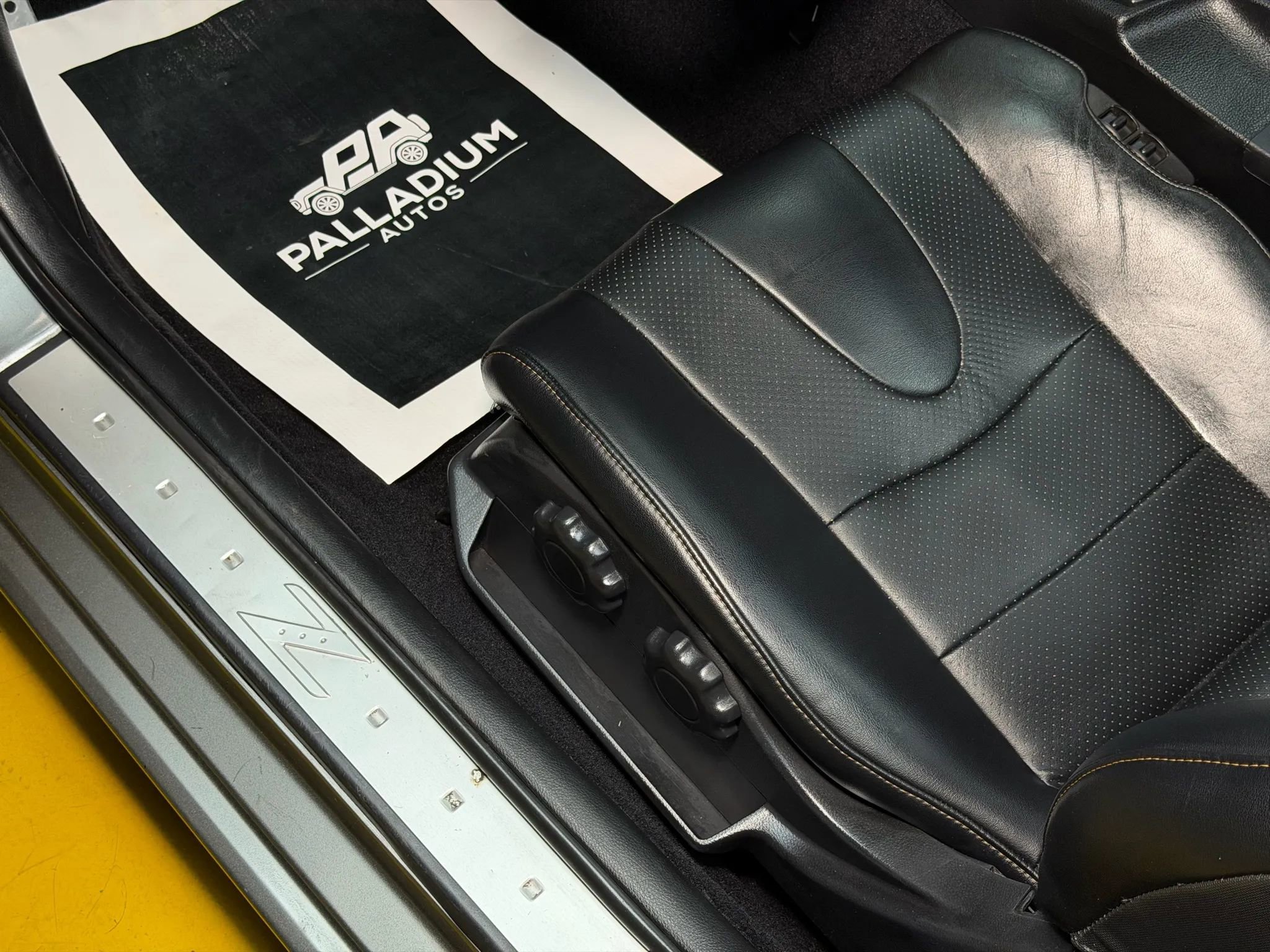 Used 2004 Nissan 350Z Touring image 26