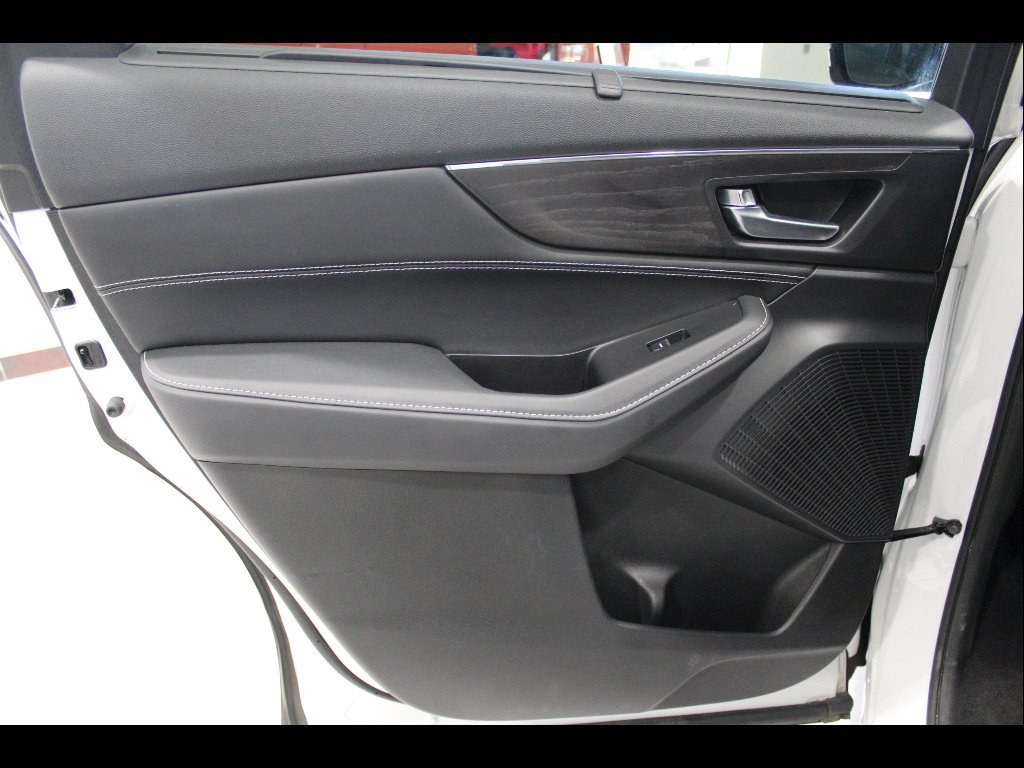 Used 2023 Acura MDX w/ Advance Package AWD/4WD image 18