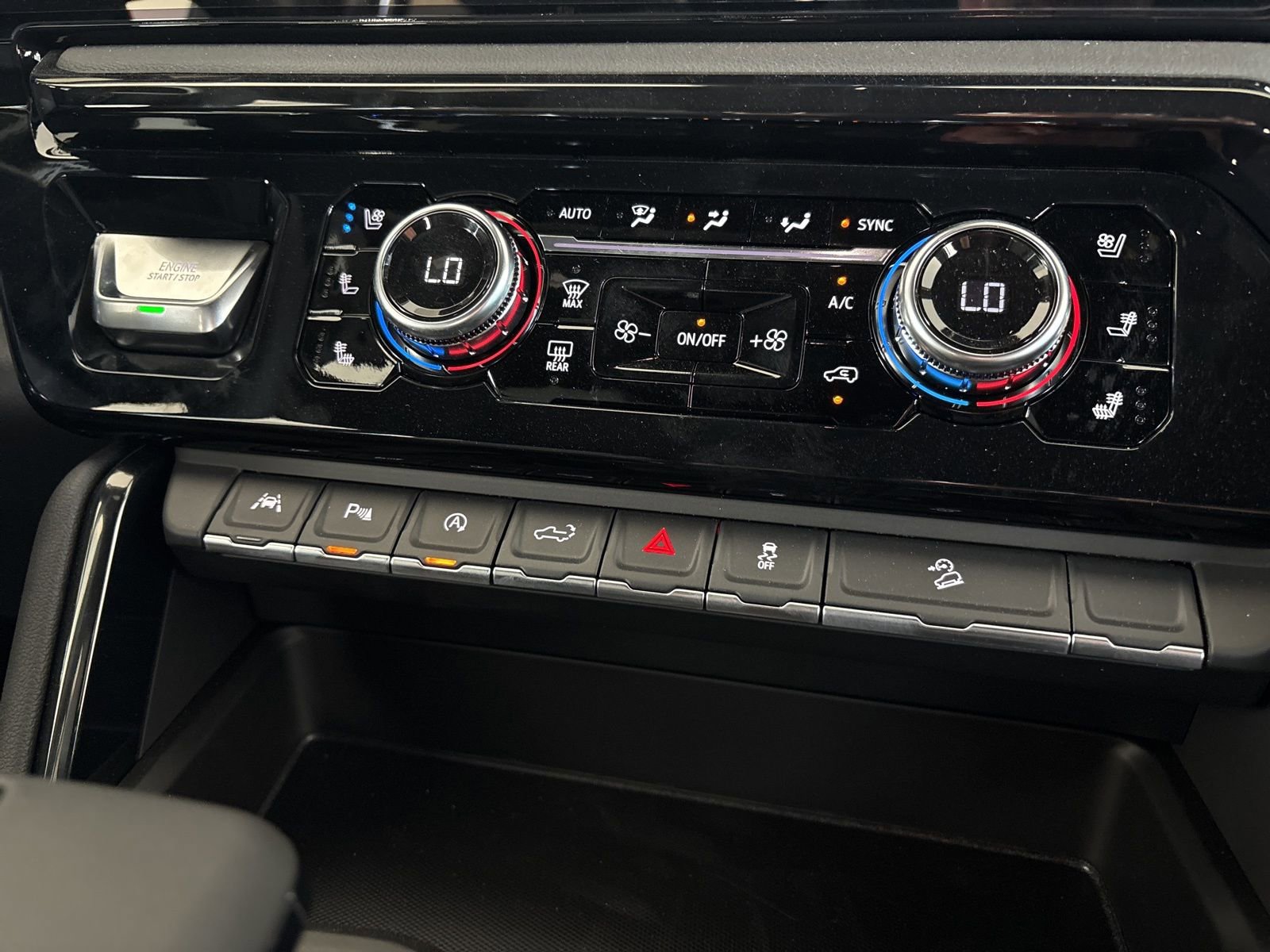 New 2024 GMC Sierra 1500 AT4 w/ Technology Package image 17