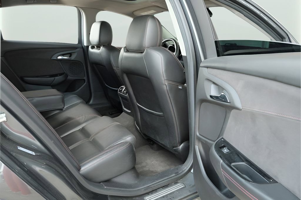 Used 2017 Chevrolet SS RWD image 32