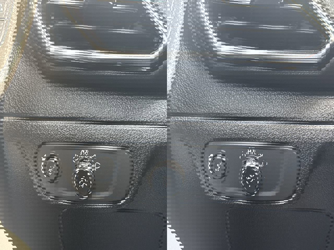 Used 2023 Chevrolet Bolt EUV Premier w/ Sun & Sound Package image 17