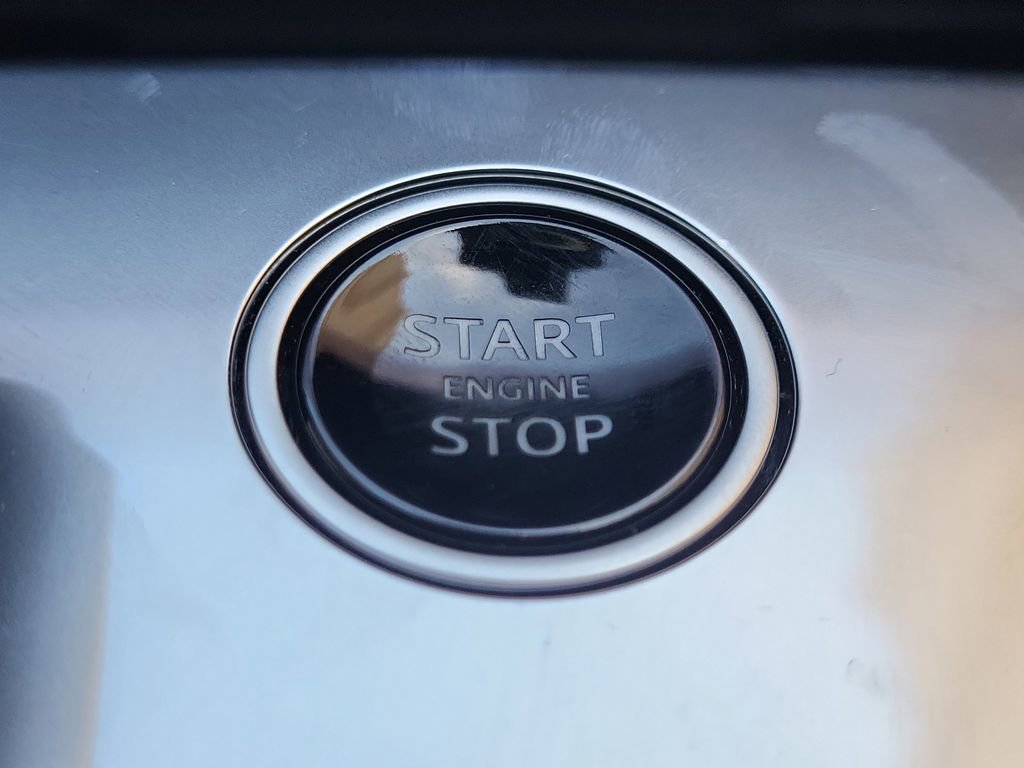 Used 2023 Land Rover Range Rover SE image 20