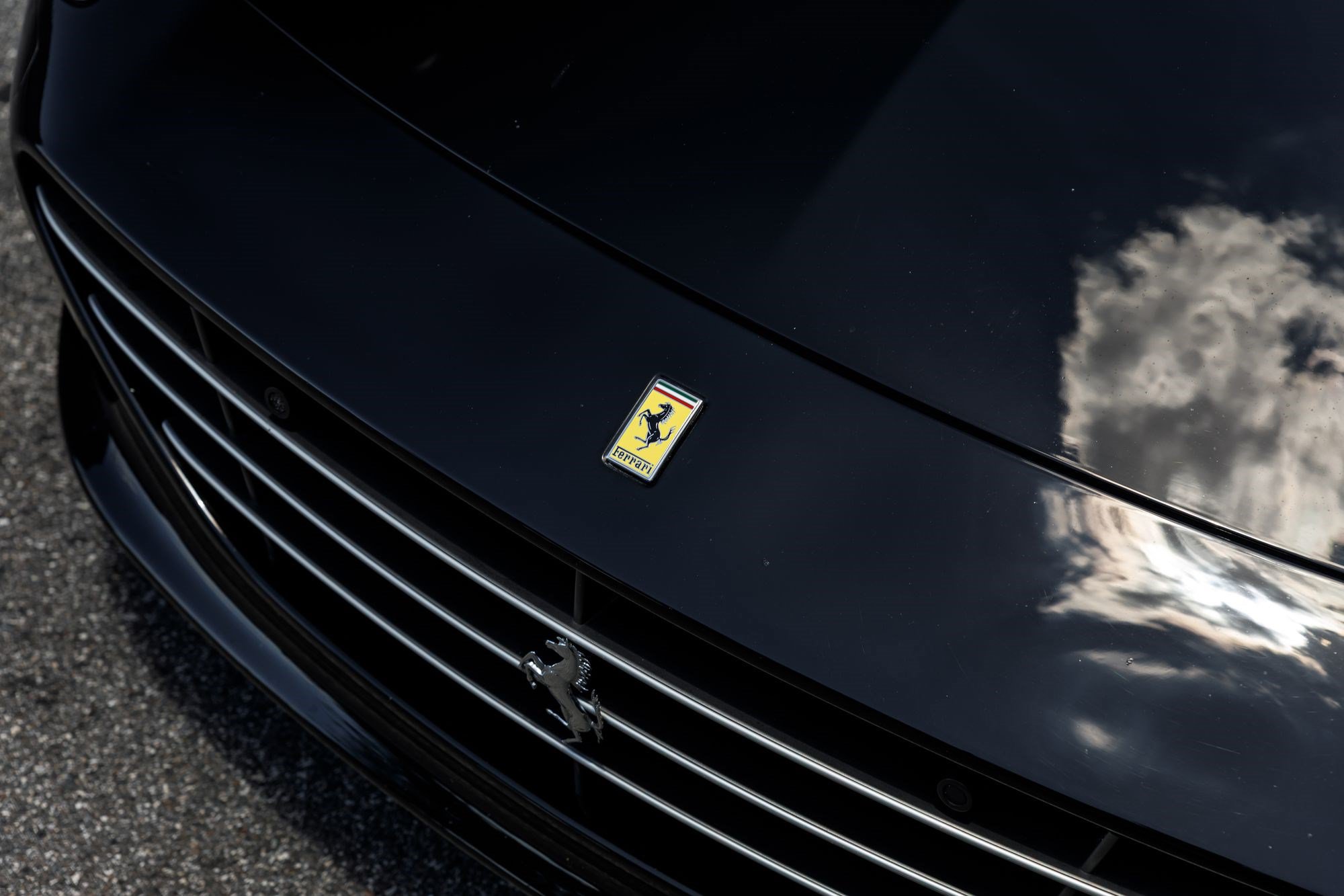 Used 2017 Ferrari California T RWD image 44
