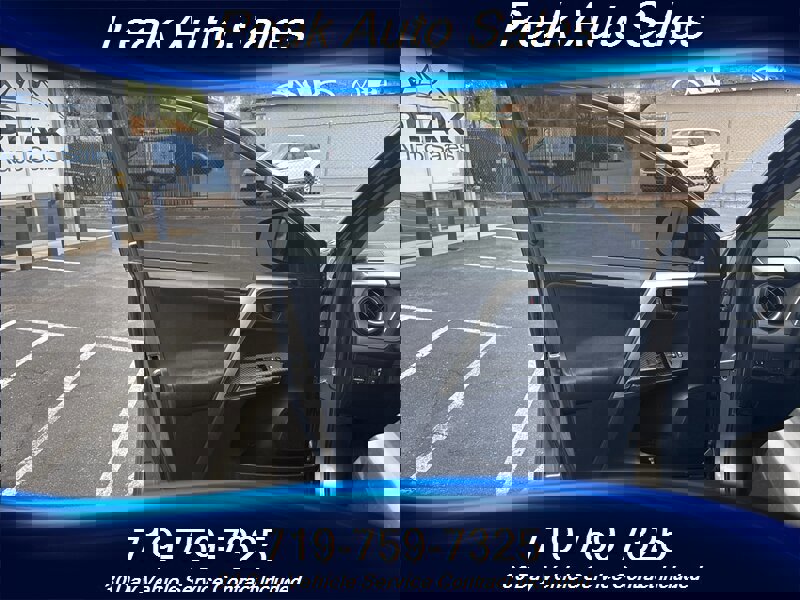 Used 2015 Toyota RAV4 LE image 9