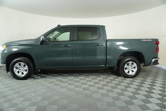 Used 2025 Chevrolet Silverado 1500 LT AWD/4WD image 4