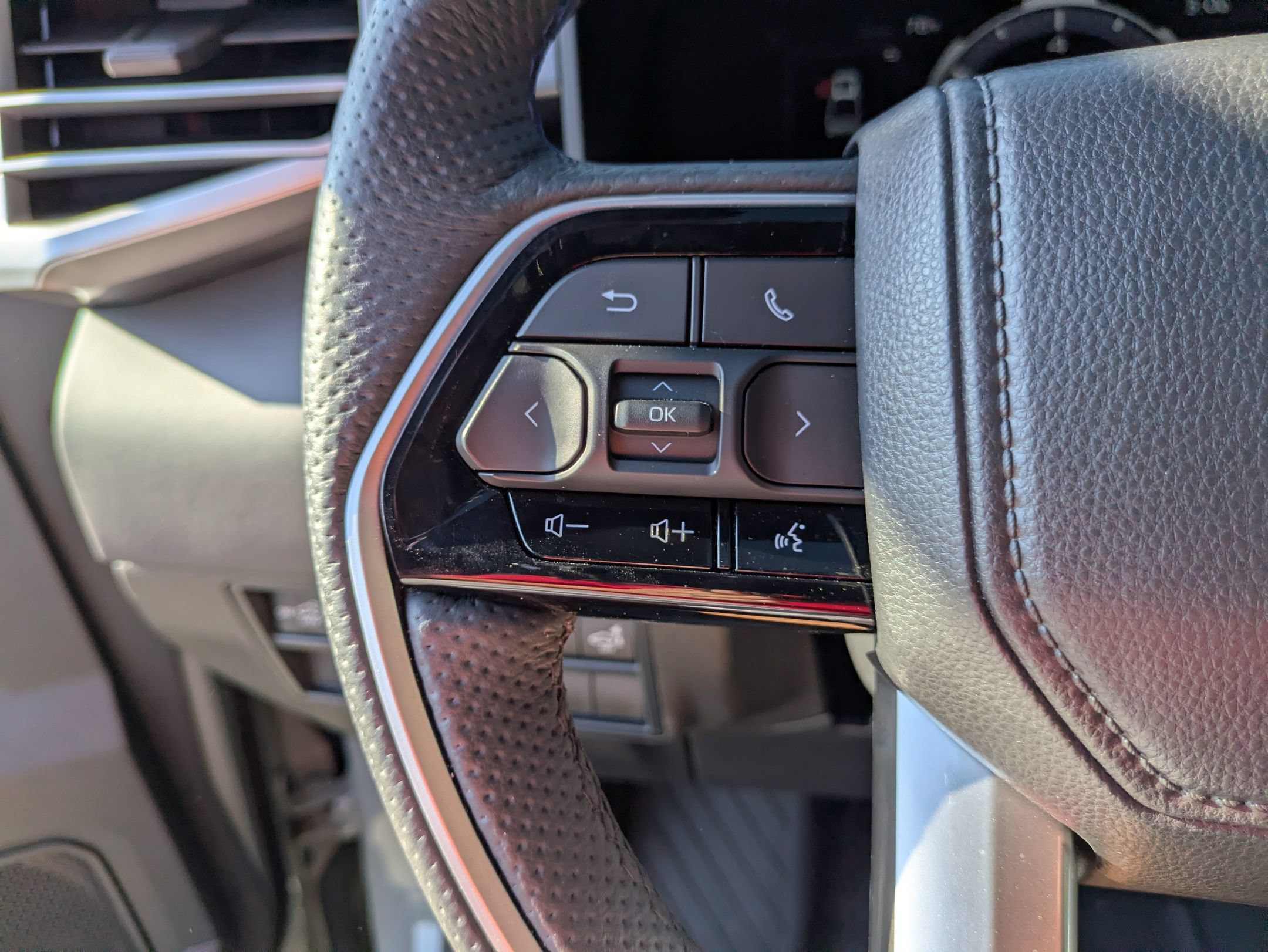 Used 2025 Toyota Tundra Platinum AWD/4WD image 18