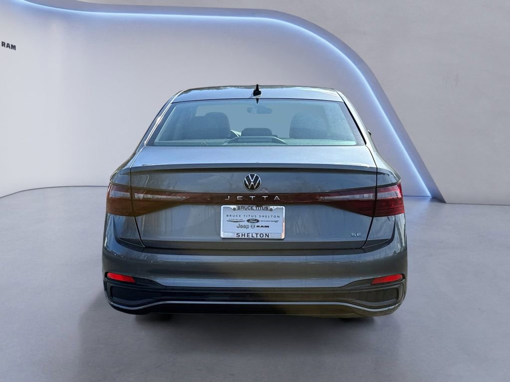 Used 2025 Volkswagen Jetta SE image 4