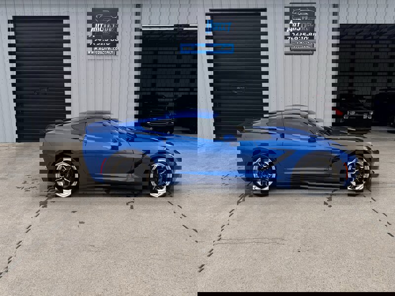 Used 2015 Chevrolet Corvette Stingray Coupe w/ 3LT Preferred Equipment Group image 5