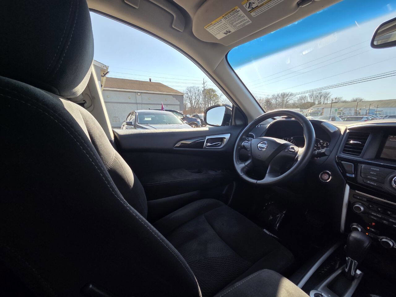 Used 2016 Nissan Pathfinder SV image 17