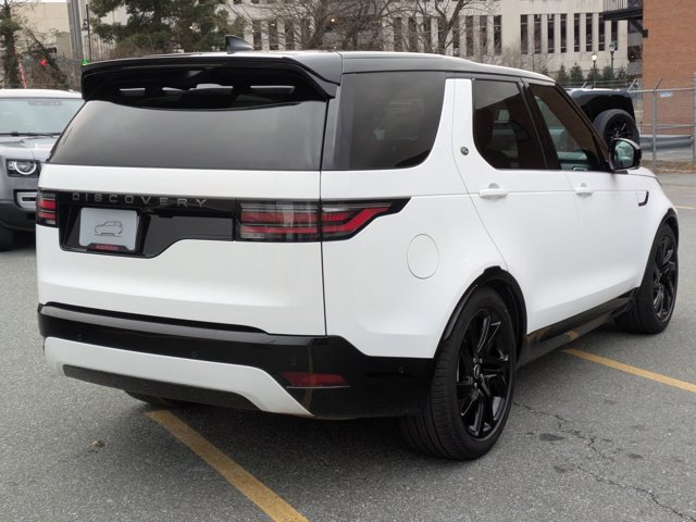 Used 2025 Land Rover Discovery Dynamic SE image 5