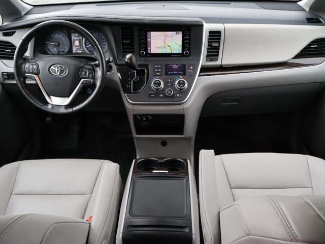 Used 2020 Toyota Sienna XLE w/ XLE Navigation Package FWD image 26