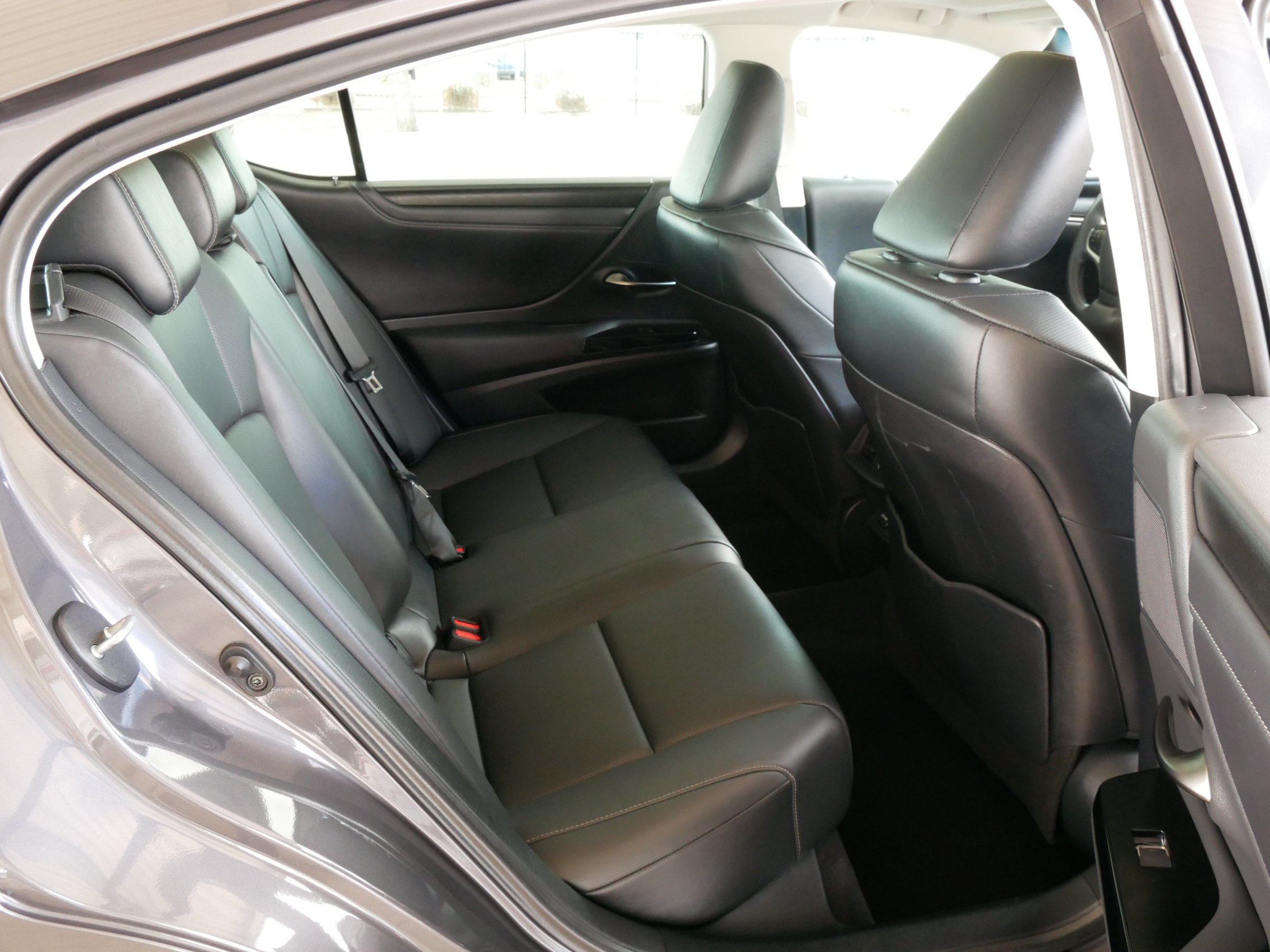 Used 2023 Lexus ES 350 w/ Premium Package FWD image 16