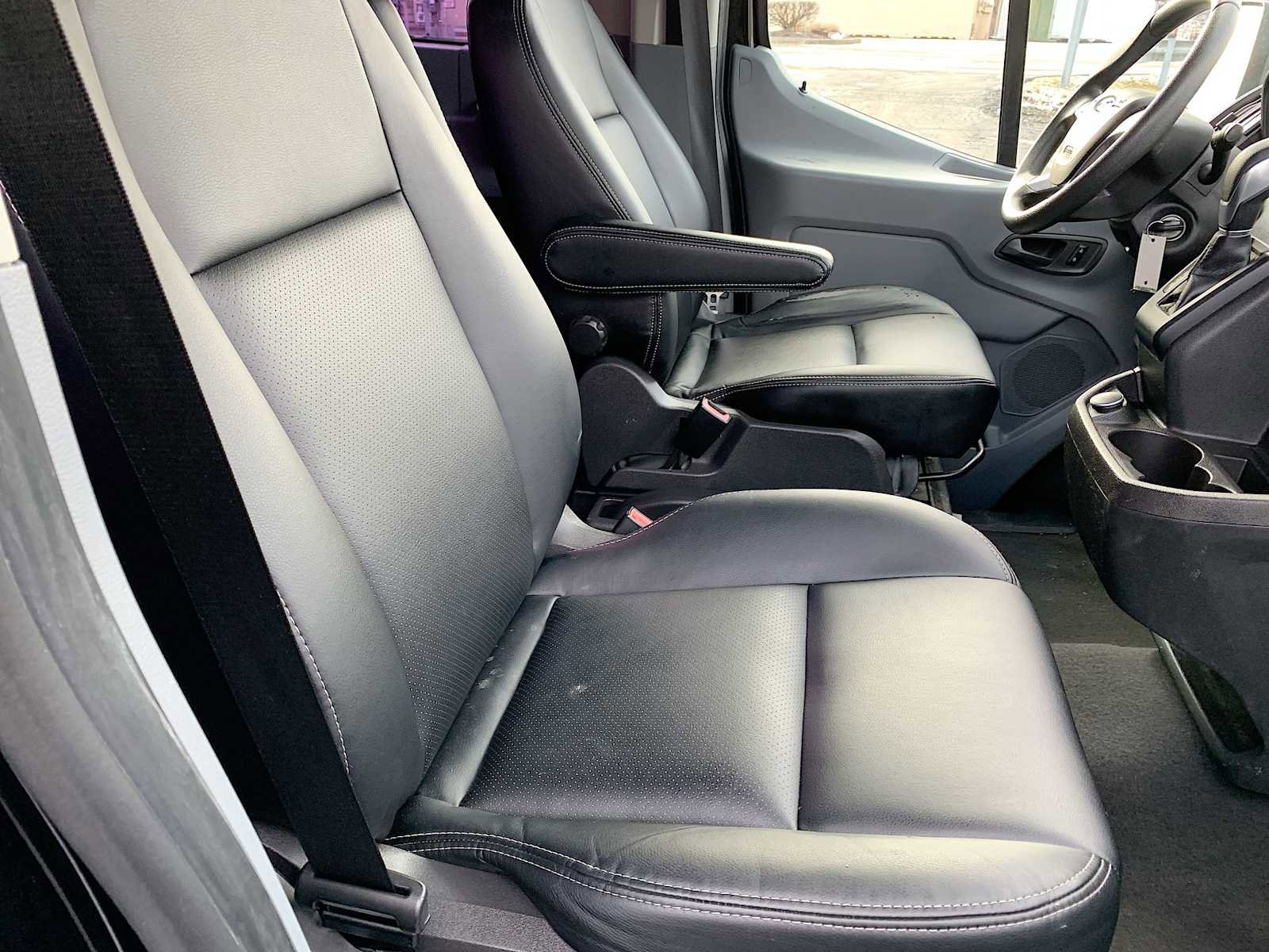 Used 2017 Ford Transit 350 XLT image 24