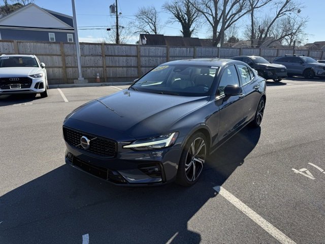 Used 2024 Volvo S60 B5 Core image 3