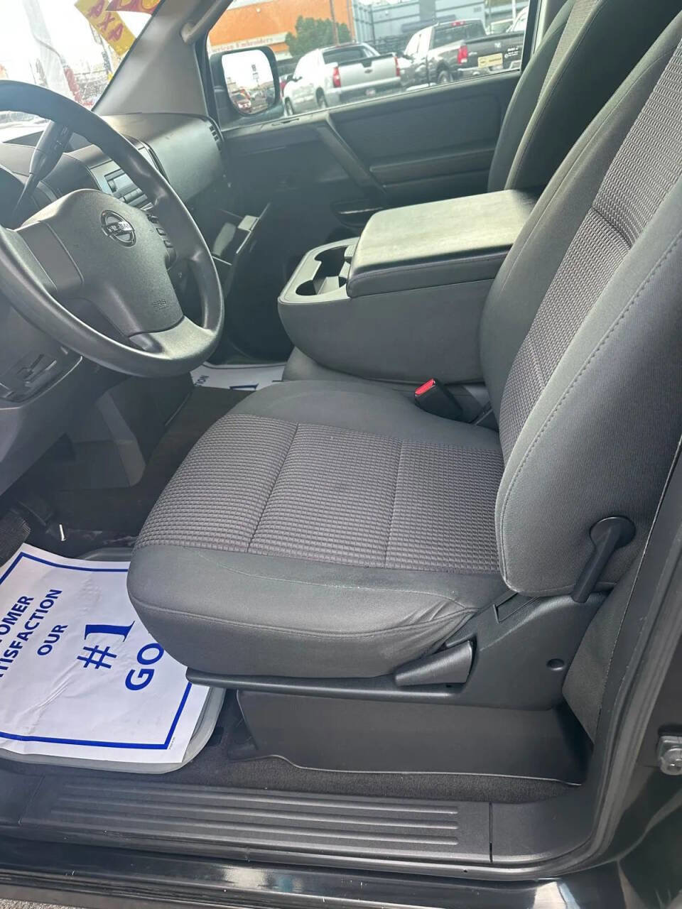 Used 2009 Nissan Titan SE image 8