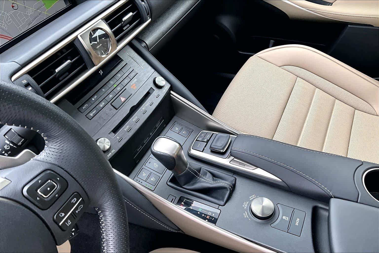 Used 2019 Lexus IS 300 F Sport w/ F Sport Package AWD/4WD image 17