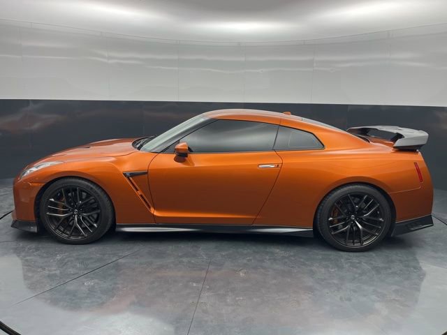 Used 2017 Nissan GT-R Premium AWD/4WD image 4