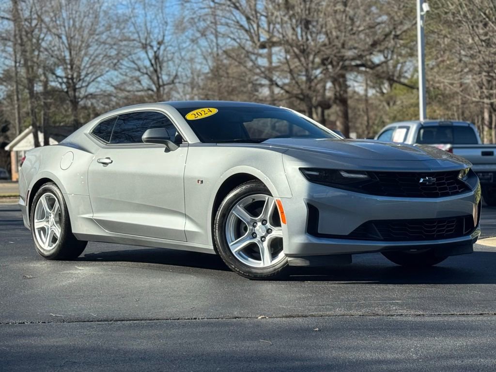 Used 2024 Chevrolet Camaro LT w/ Technology Package image 2