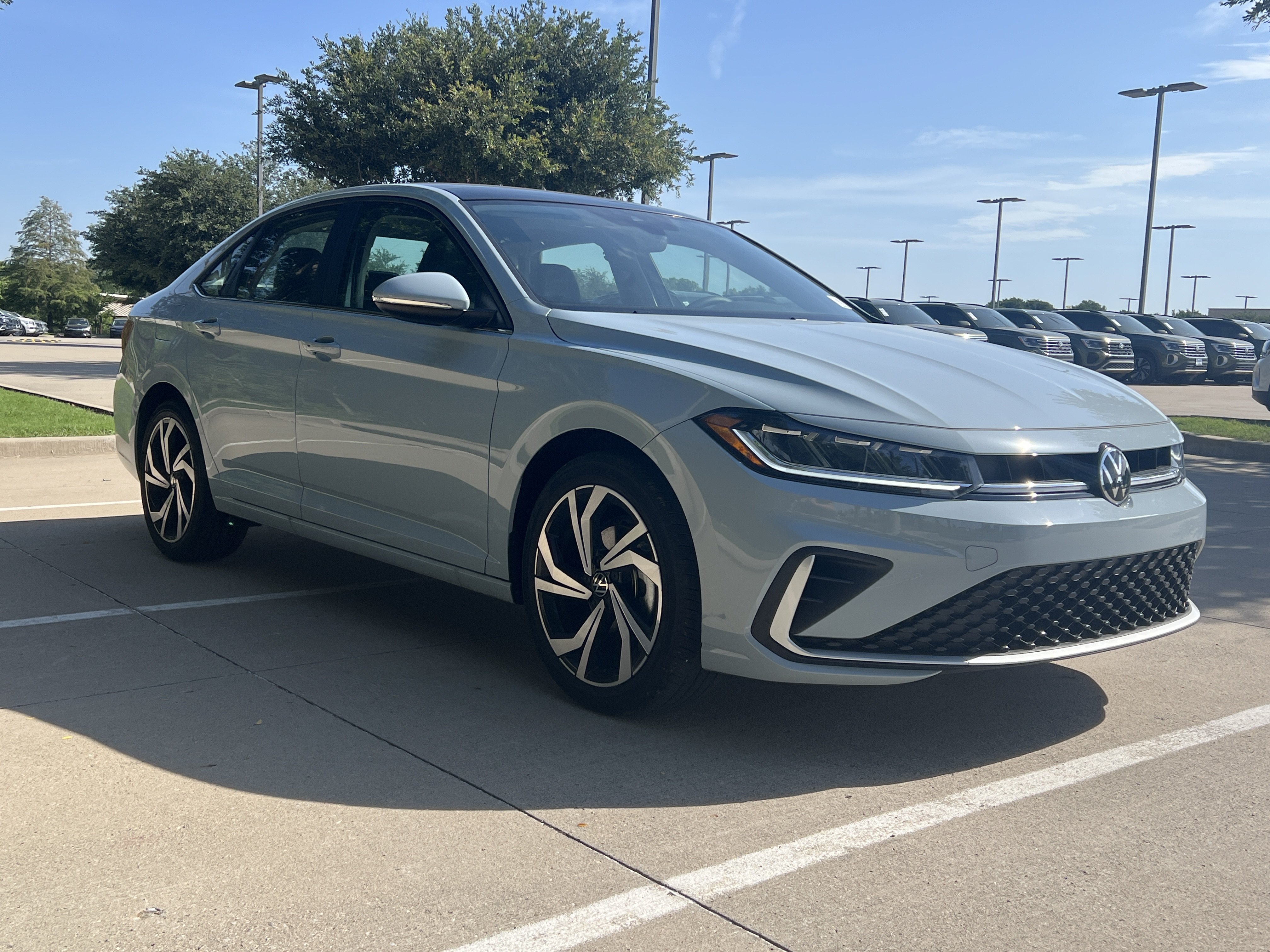 Certified 2026 Volkswagen Jetta SEL FWD image 2