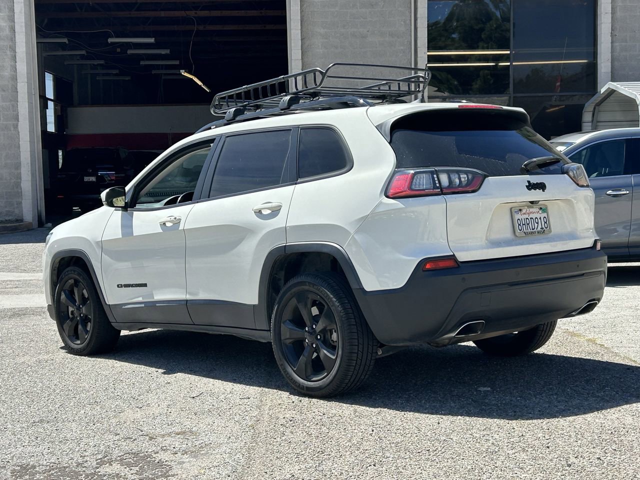 Used 2019 Jeep Cherokee Latitude Plus FWD image 4