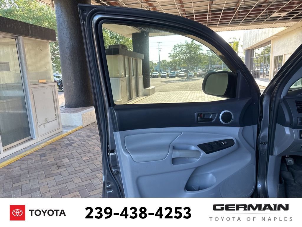 Used 2015 Toyota Tacoma 4x4 Double Cab w/ TRD Sport Package image 18