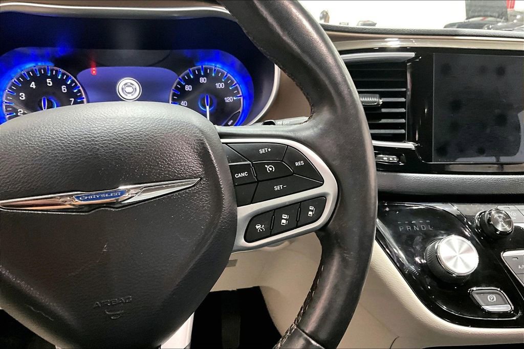 Used 2018 Chrysler Pacifica Touring-L Plus w/ Advanced Safetytec Group image 19