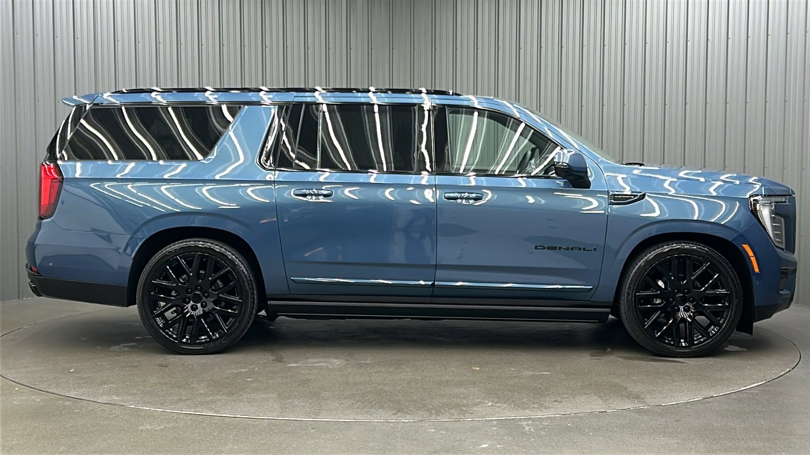 Used 2025 GMC Yukon XL Denali Ultimate image 6