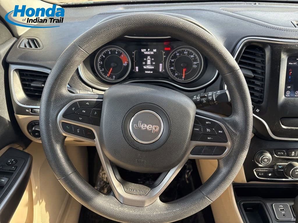 Used 2019 Jeep Cherokee Latitude w/ Popular Appearance Group image 12