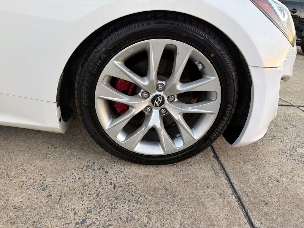 Used 2013 Hyundai Genesis 3.8 image 31
