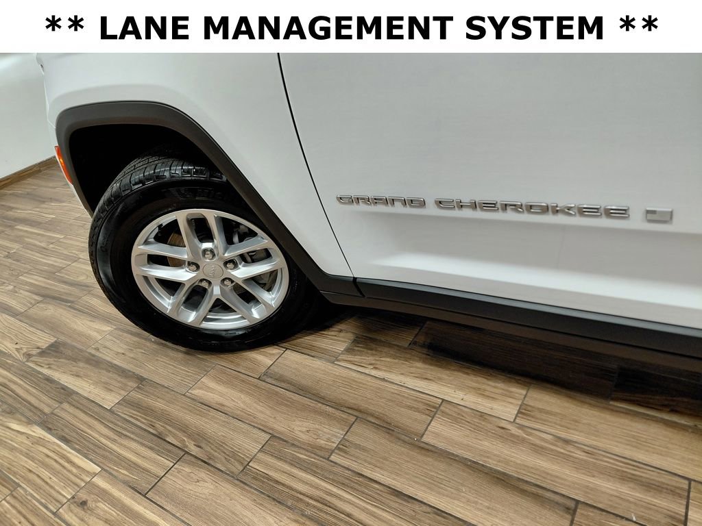 Certified 2025 Jeep Grand Cherokee Laredo X image 13