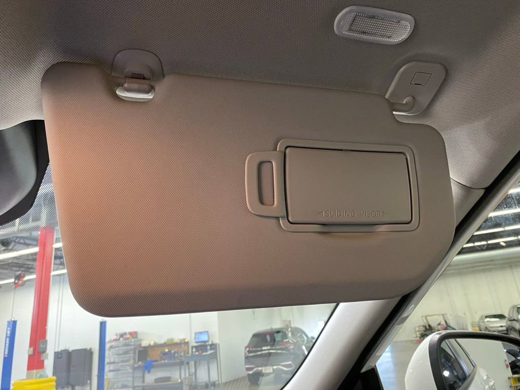 Used 2023 Nissan Rogue SV image 36