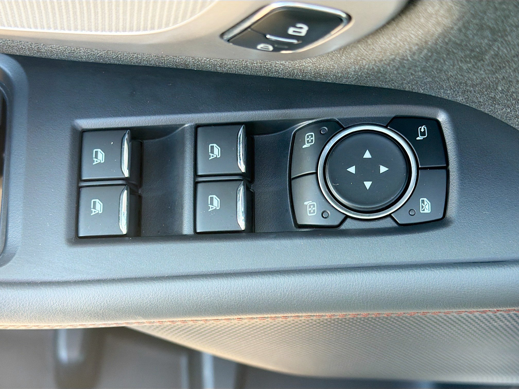 Used 2025 Ford Expedition Active AWD/4WD image 15