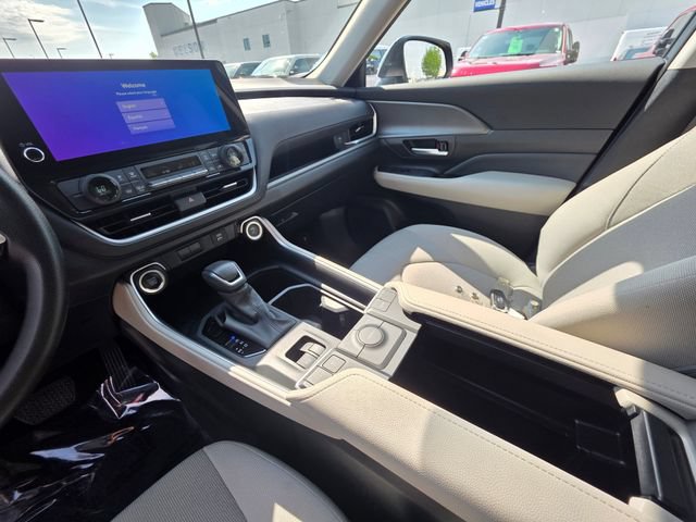 Used 2025 Toyota Grand Highlander FWD image 23