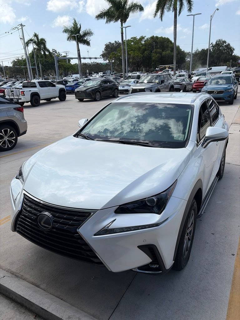 Used 2018 Lexus NX 300h AWD w/ Comfort Package image 4